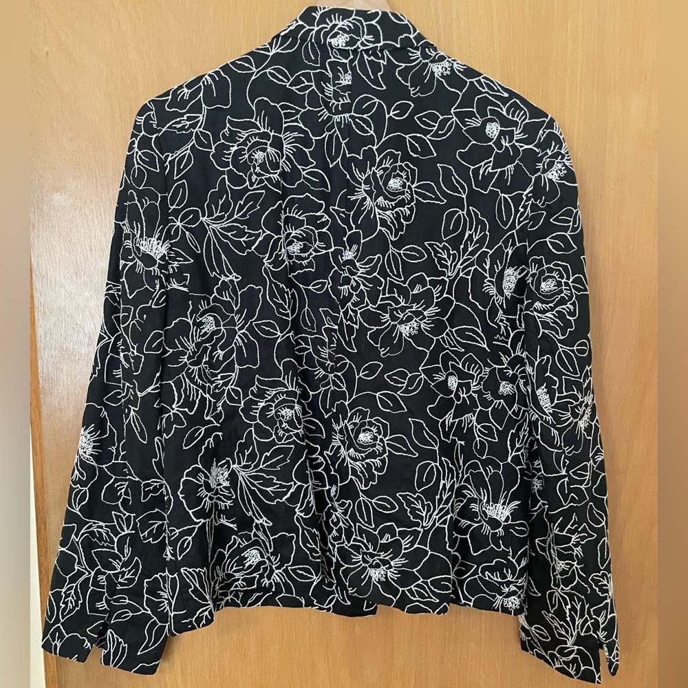 Vtg Jones New York Signature Embroidered Floral 100% Linen Blazer Size 14/L. - Picture 7 of 8